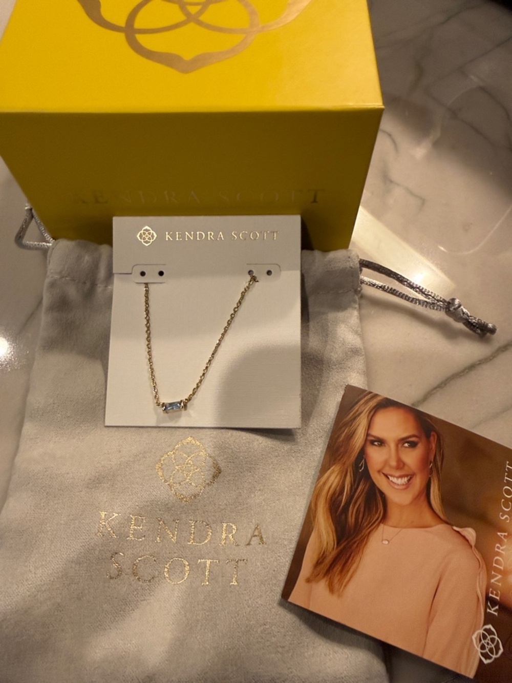🌺Kendra Scott Gold tone Necklace with Elegant Charm🌺